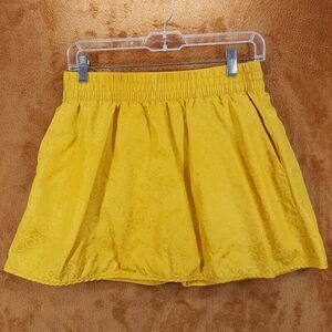OUTDOOR VOICES Skort Womens Medium Yellow Pull On Pockets GEOSHINE